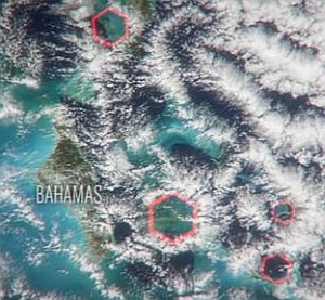バミューダトライアングルは六角形の雲が原因か