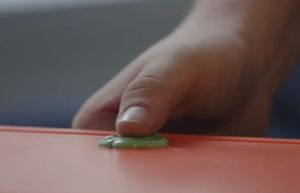 指紋認証は粘土で簡単に突破できる