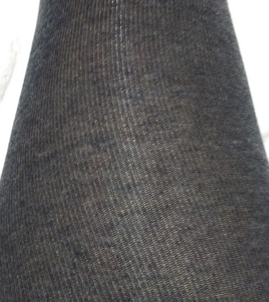 BVDズボン下 腿が透けている