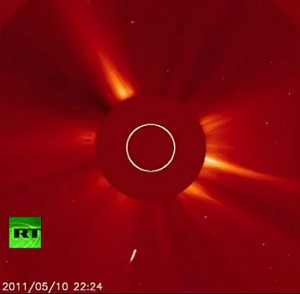 彗星が太陽へ突っ込む瞬間