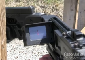 銃口が左右に曲がる銃「Corner Shot」ビデオカメラ