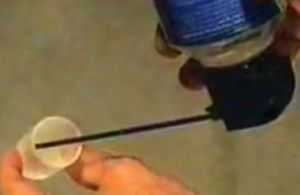 フィルムケースでクラッカーを作る