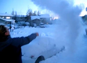 お湯が一瞬で凍る