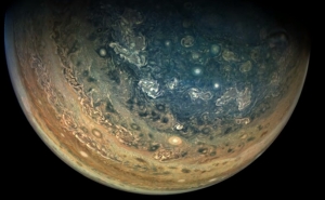 木星を撮影した探査機ジュノー視点の映像