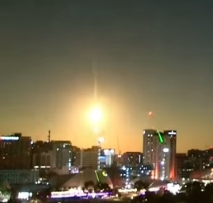 アデレード上空で明るく爆ぜた隕石