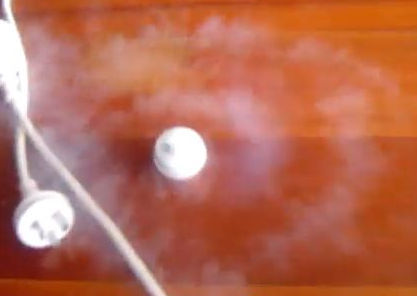 液体窒素でピンポン球を冷やすと異常回転する