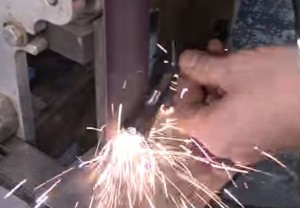 錆びたノミを研磨してキレイに修理