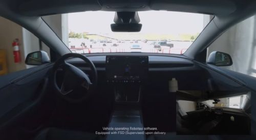 【動画】Teslaの自動運転車が工場から顧客に直接納品