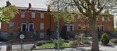 アイルランドのホテルがYouTuberを閉め出した