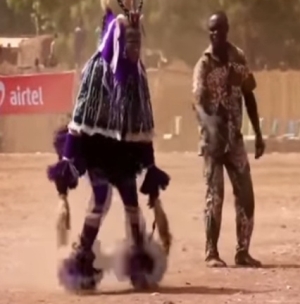 浮いているように見えるザウリダンス